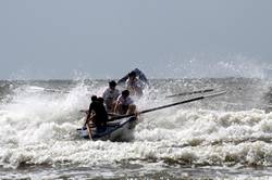 Surf rowing - Saunton Sands