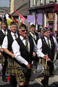 Polperro festival - Lord Mayor arrives at the inn