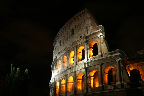 Colosseo by night