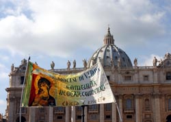 Crowds gather in the Piazza San Pietro